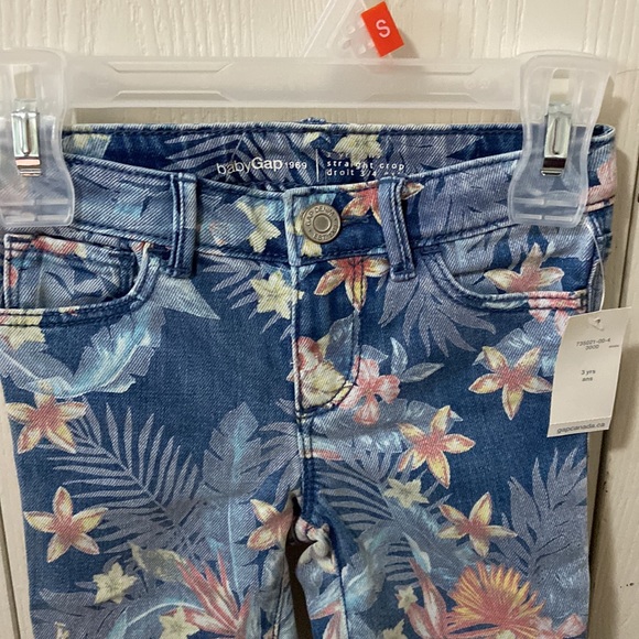 GAP Floral Denim Capris - Picture 2 of 6